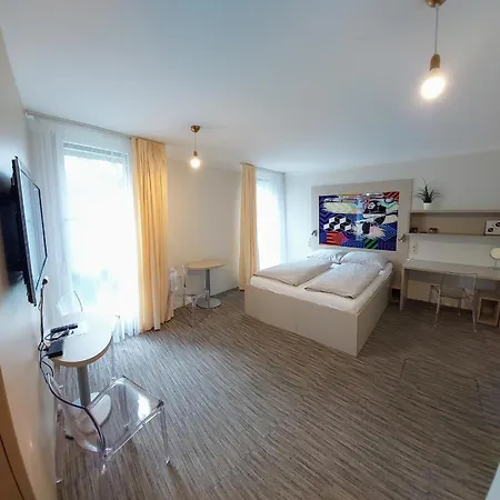 ホテル Smarthotel Nezvalova Archa