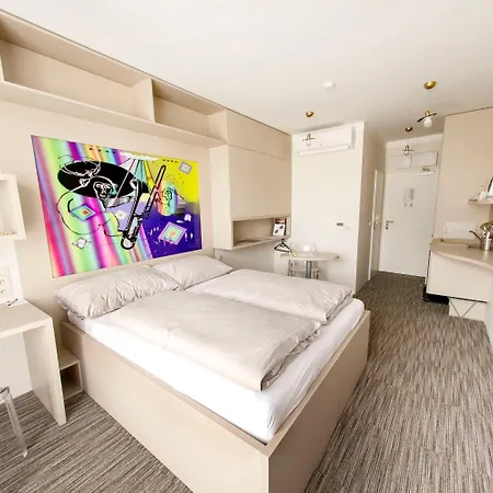 ホテル Smarthotel Nezvalova Archa 4*